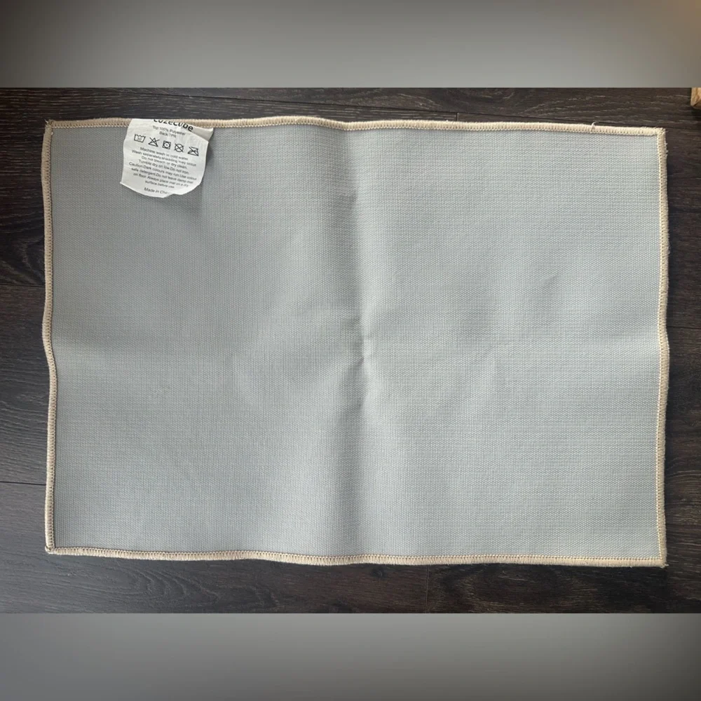 N/A 2’x1’4” brown